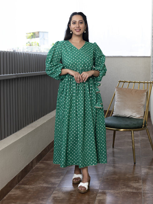 AAHELI VIVIKTHA BANDHANI PRINTED COTTON MAXI DRESS AAHELI VIVIKTHA BANDHANI PRINTED COTTON MAXI DRESS